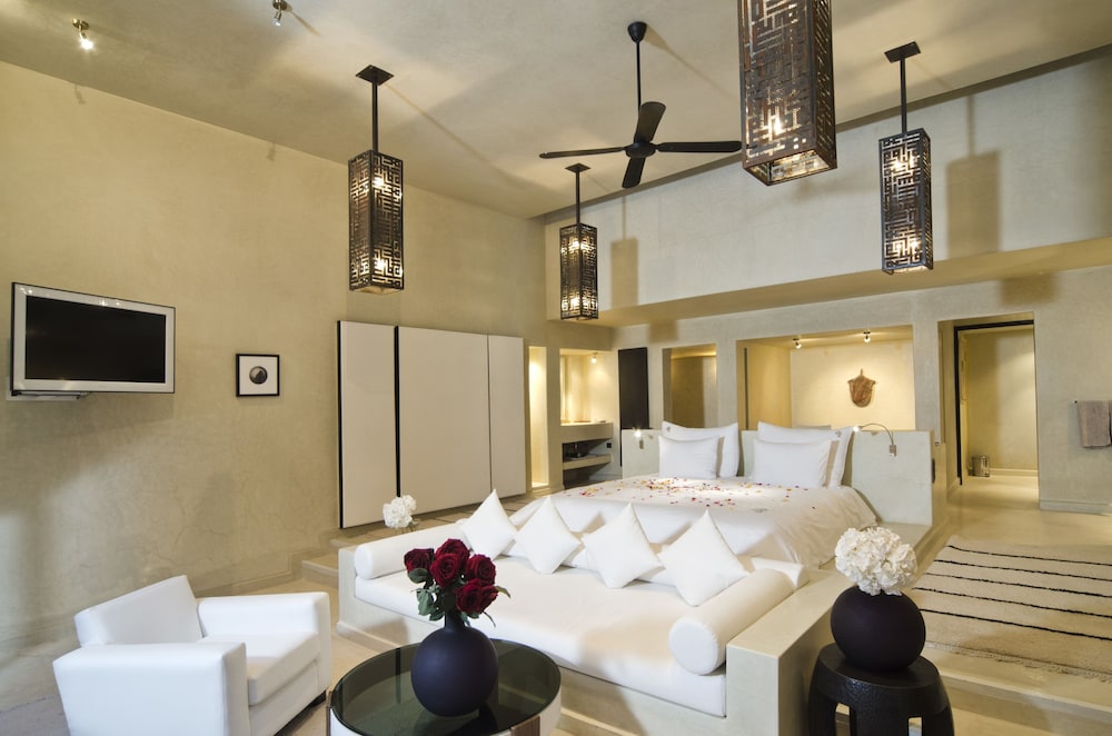 Suite (Contemporaine)