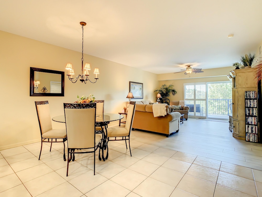 Superb 3 2 Condo Tucked Away Next to the Estuary in Oceanwalk Oceanwalk 4-204, 사진 2