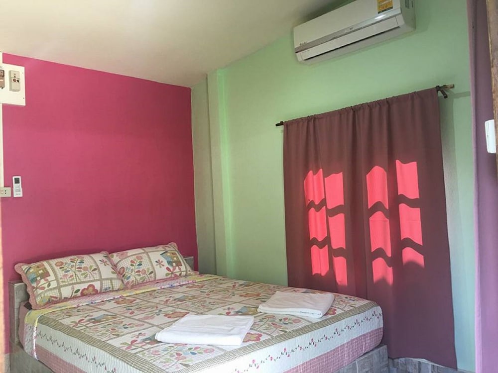 Design Double Room, 1 King Bed, Garden View, Courtyard Area