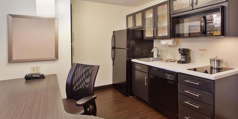 Suite, 1 Queen Bed with Sofa bed, Accessible (Hearing One Bedroom) - Photo 6