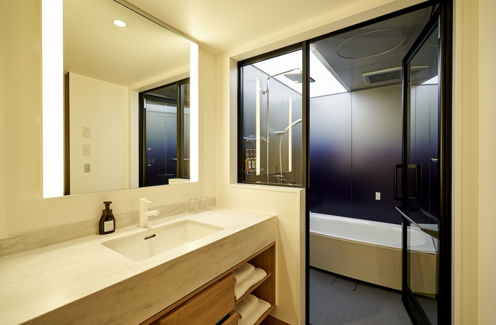 Premium Twin Room, Non Smoking - Photo 22