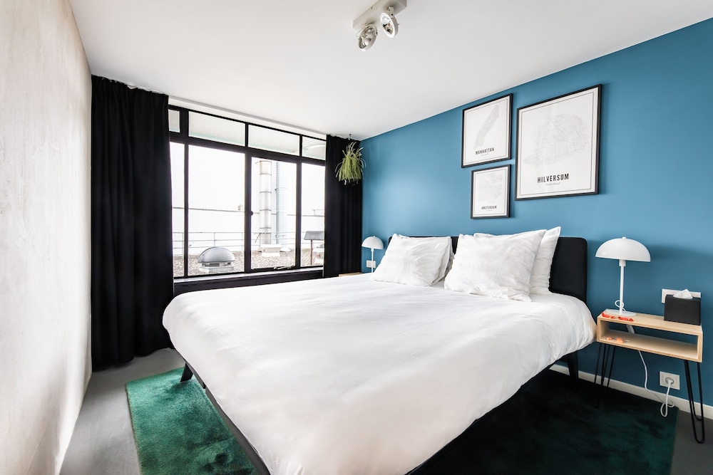 City Room photo 1