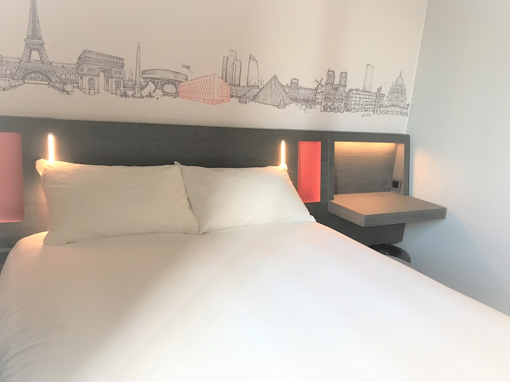 Double Room with Window - Photo 8