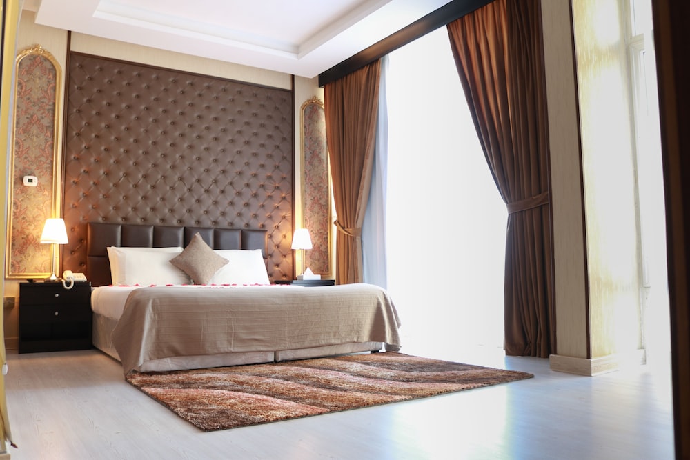 Royal Suite photo 1