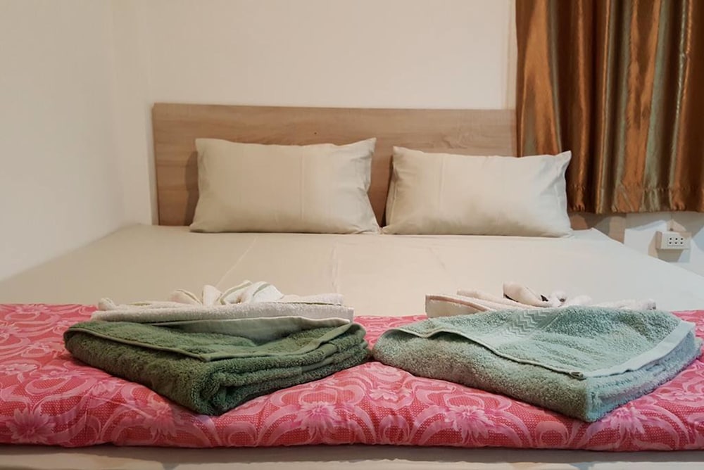 Deluxe Double Room With Air-Conditioner photo 1