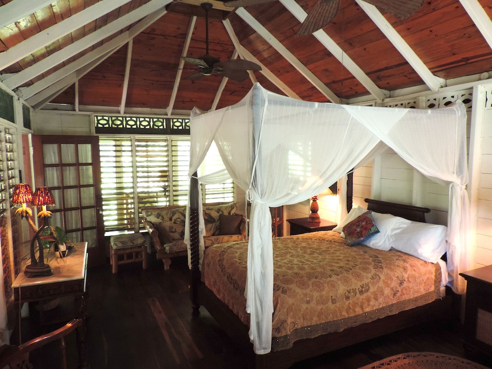 Superior Queen Room (Sea Grape)