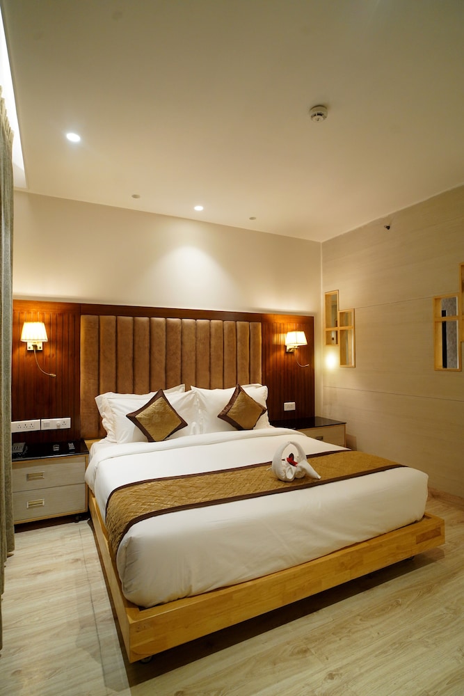 Luxury Studio Suite - Photo 3