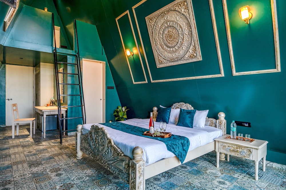 Executive Room - Photo 16