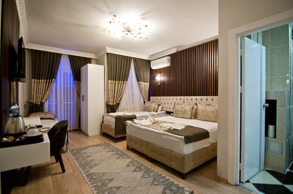 Family Quadruple Room photo 1