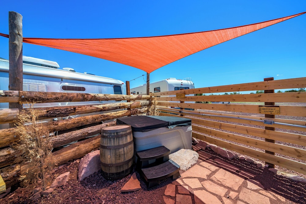 Deluxe Double Room, Patio photo 3