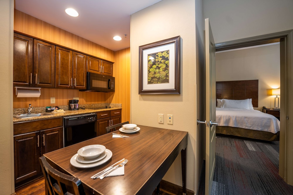 Suite, 1 King Bed, Non Smoking - Photo 8