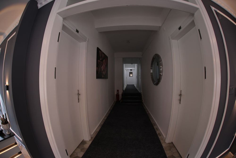 Standard Double or Twin Room - Photo 4