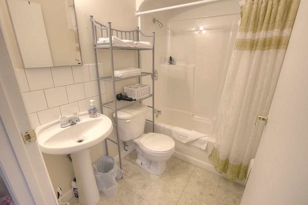 Standard Room, 2 Queen Beds photo 2