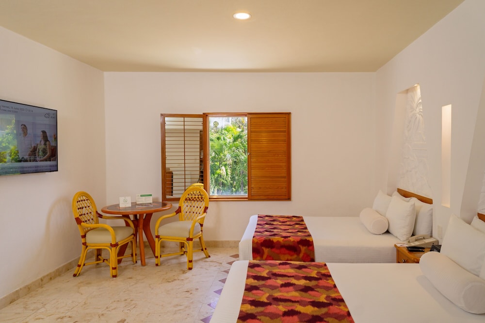 Available room thumbnail 6