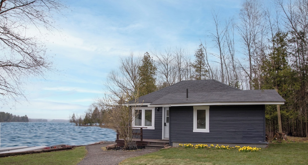 Cabin, 2 Bedrooms, Fireplace, Beach View photo 1
