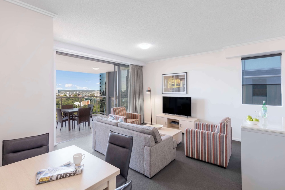 2 Bedroom River View Apartment - Photo 18