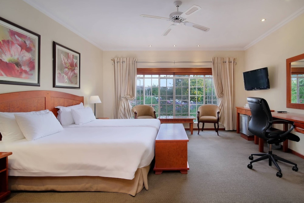 Room, 2 Twin Beds, Garden View (Balcony) - Photo 15