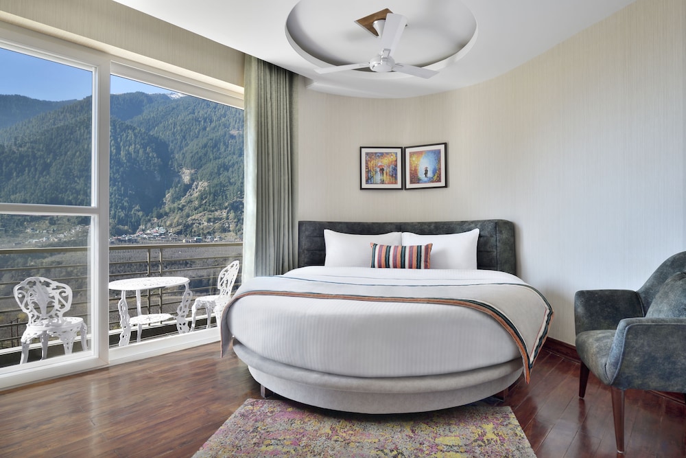Superior Room with Private Balcony - Photo 1