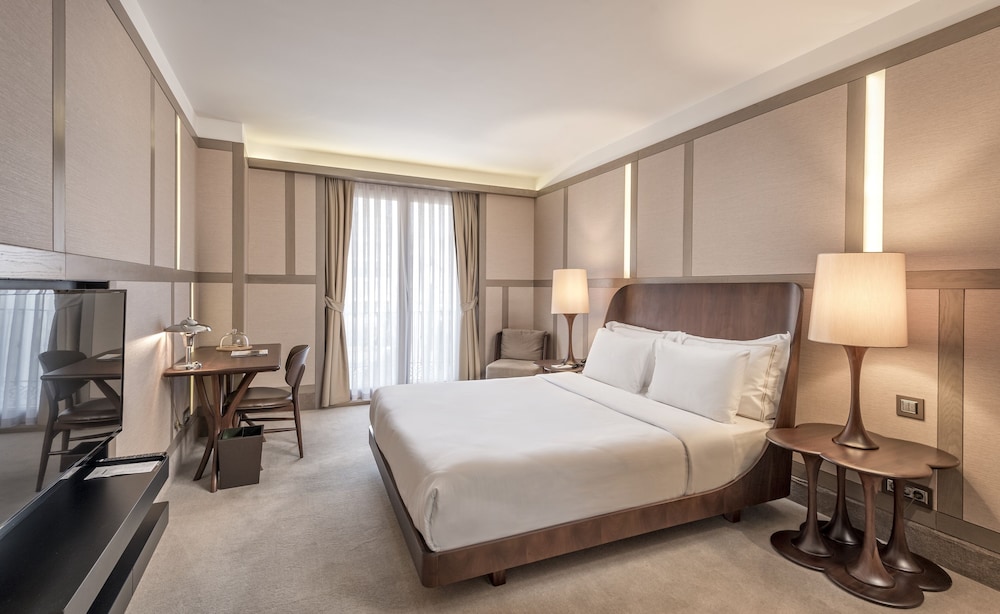 Superior Room, 1 King Bed