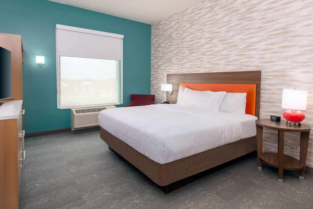 Suite, 1 King Bed, Accessible (Hearing) - Photo 1