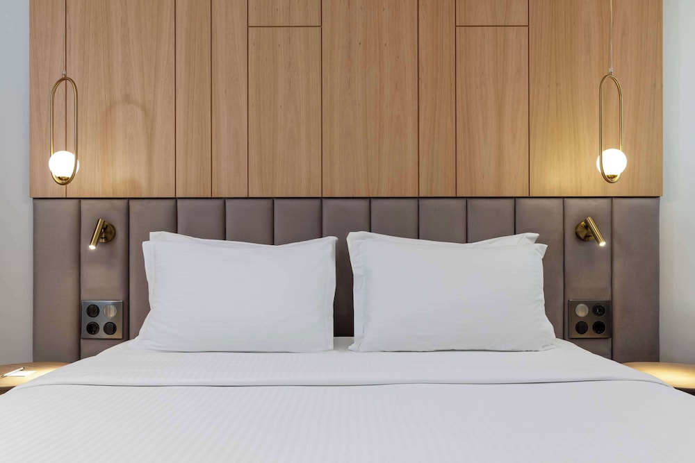 Deluxe Room, 1 Queen Bed