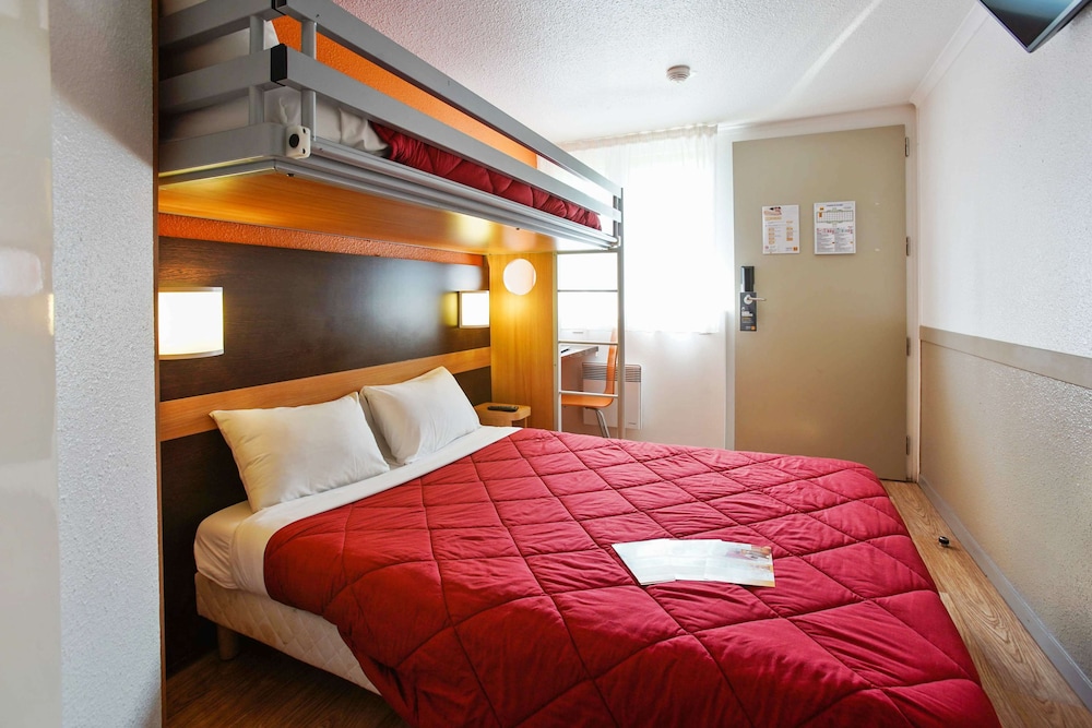 Standard Room, 1 Double Bed (1 Double and 1 Single bed)