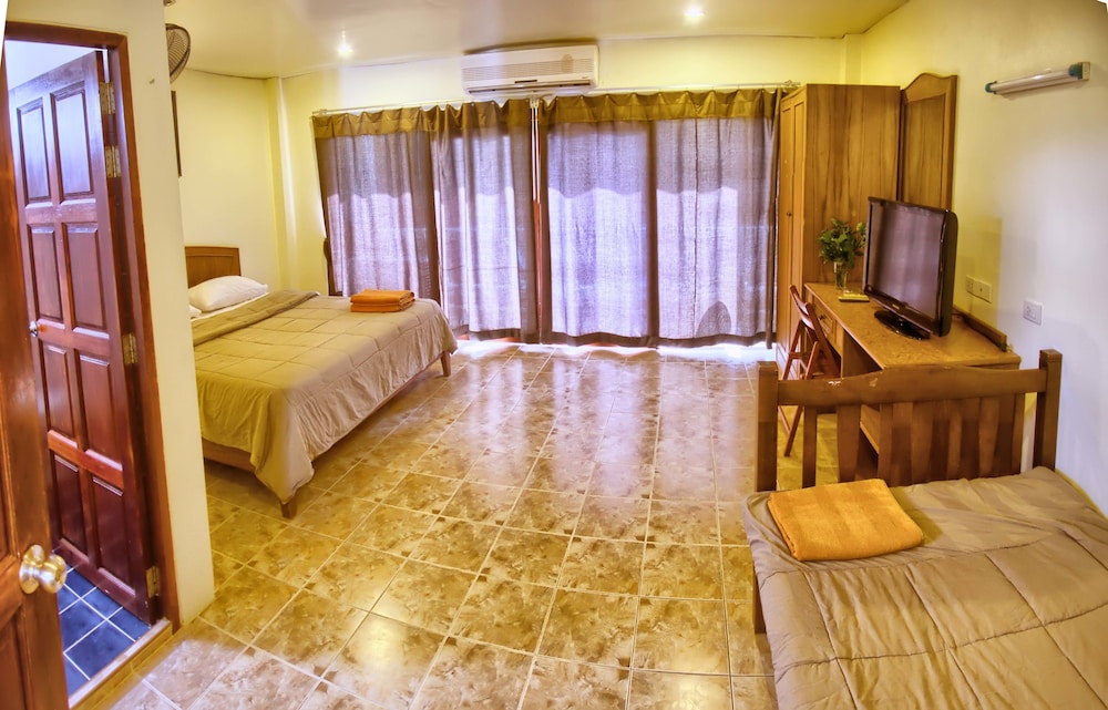 Deluxe Triple Room photo 1