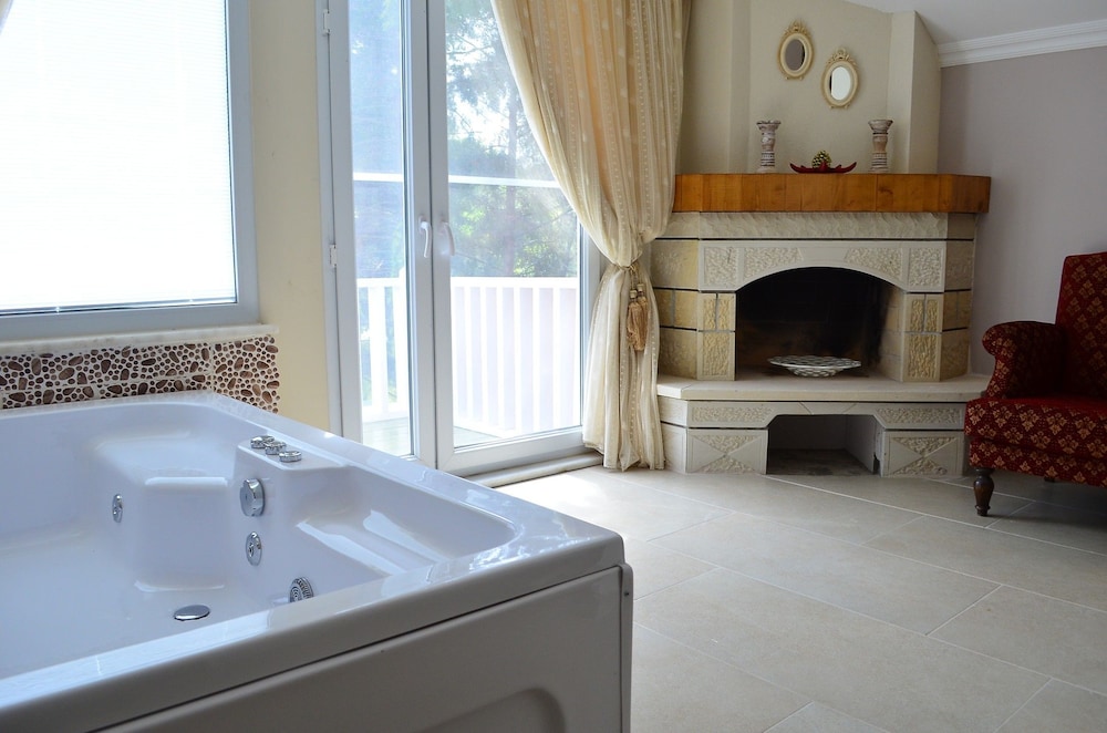 Double Room, Jetted Tub photo 2