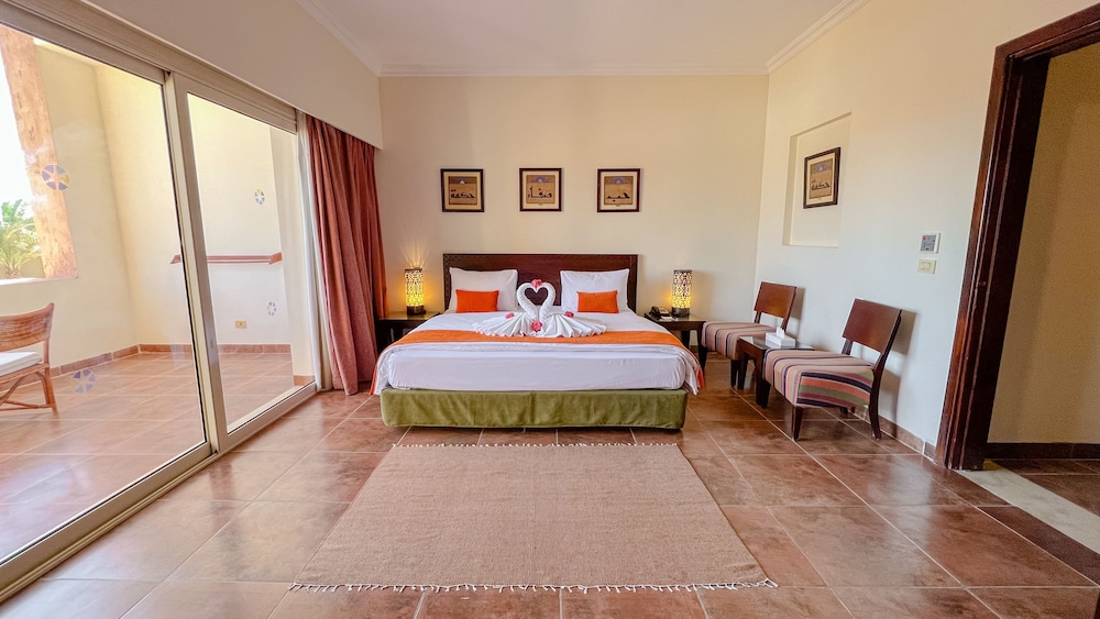 Family Room, 1 Bedroom