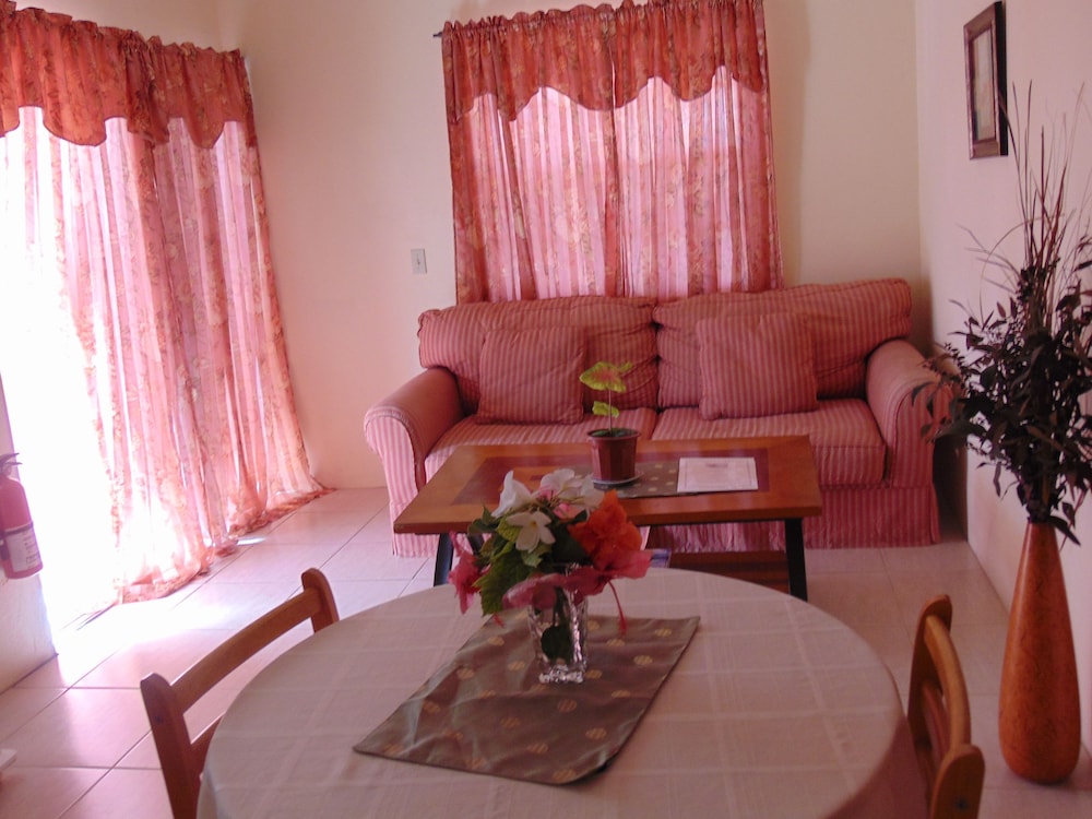 6-Suite, Sea View