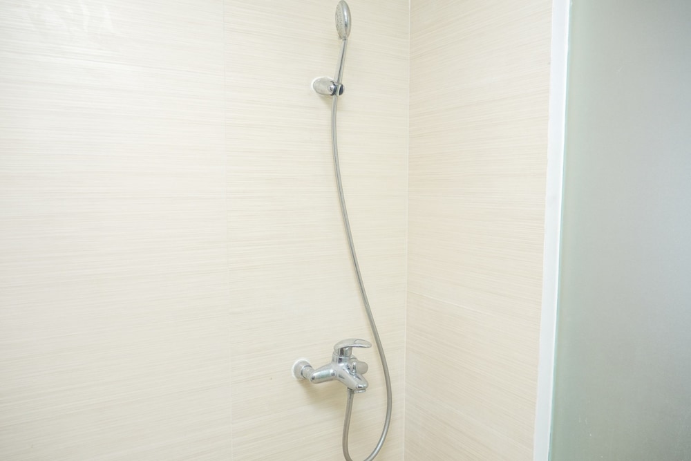 Room - Photo 20