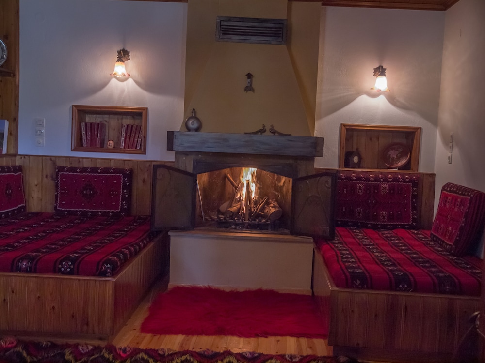 Deluxe Triple Room photo 2