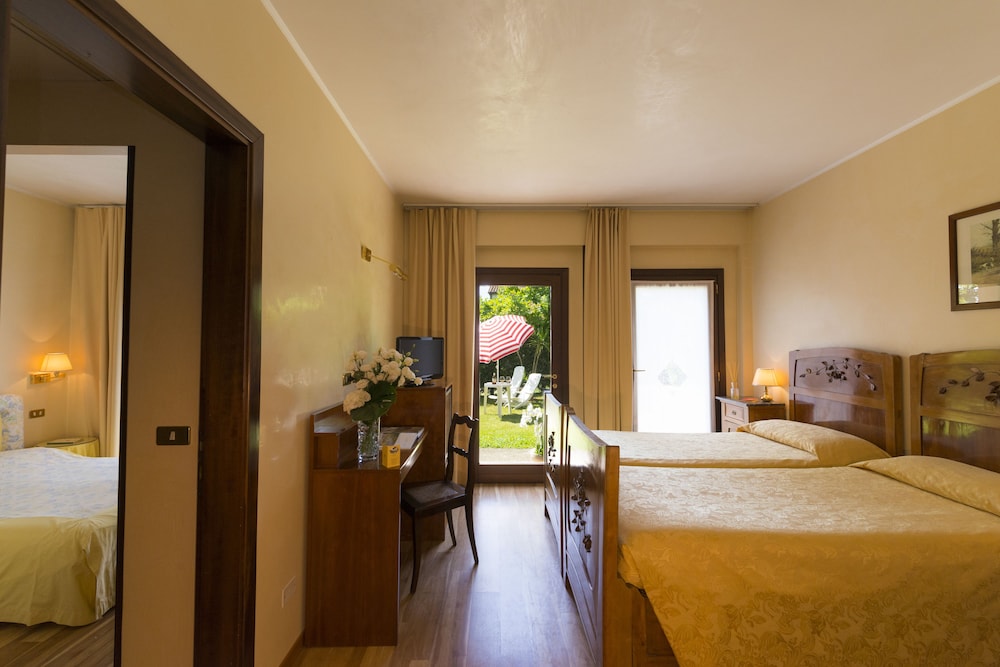 Comfort Apartment photo 2