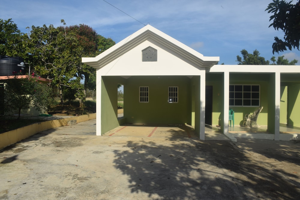Four Bedroom Villa with Mountain View photo 2