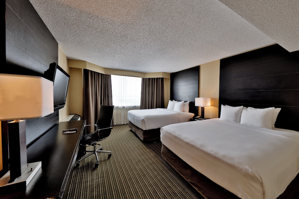 Standard Room, 2 Queen Beds - Photo 1