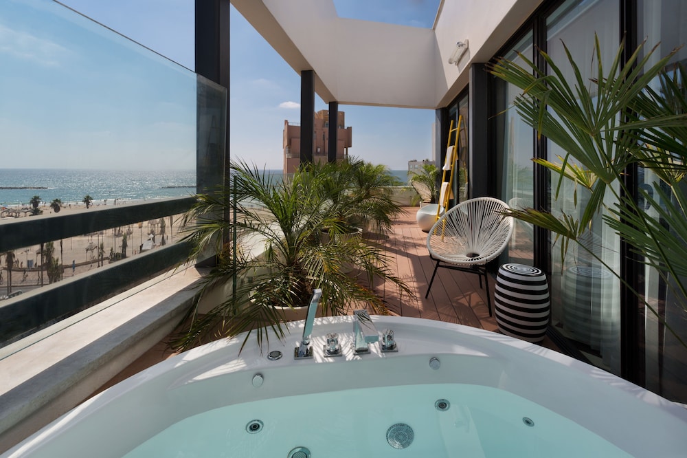 Double Room with Spa Bath photo 1