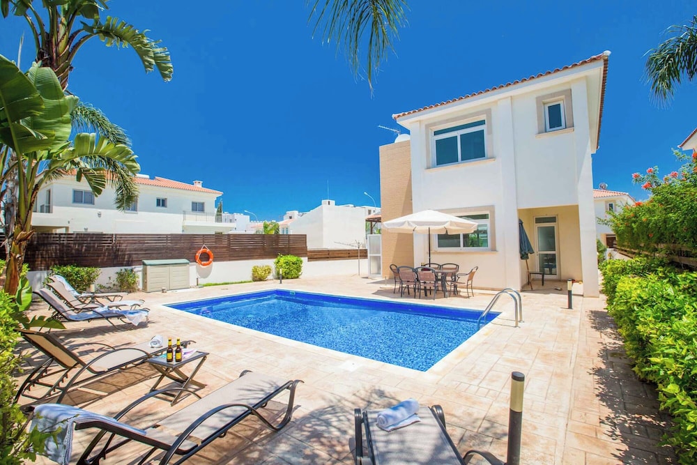 Villa (4 Bedrooms)