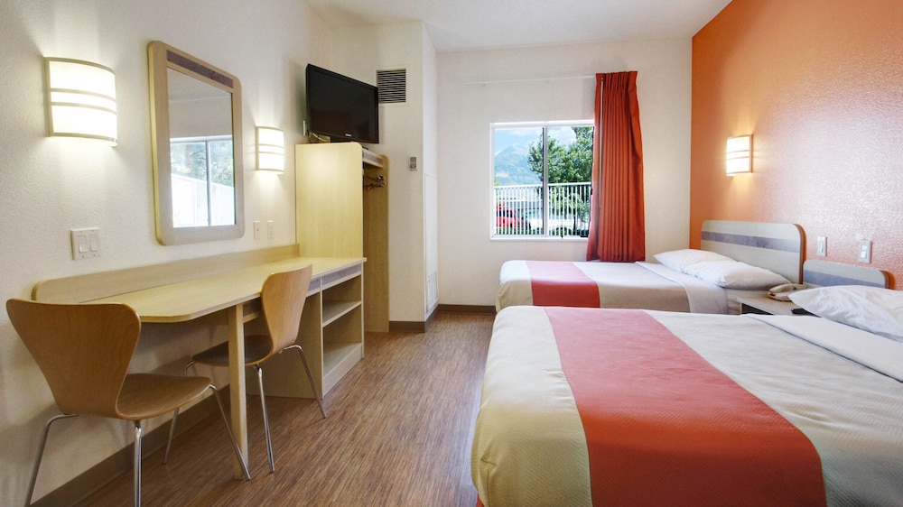 Standard Room, 2 Double Beds, Non Smoking photo 3