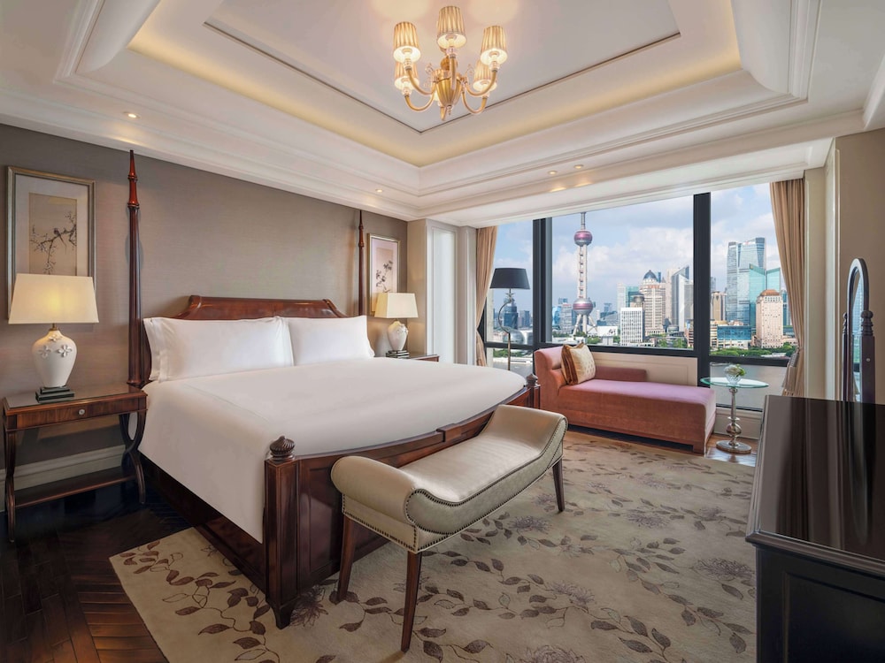 Noble Suite