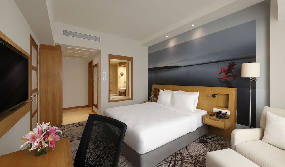 Standard Room, 1 Queen Bed - Photo 1