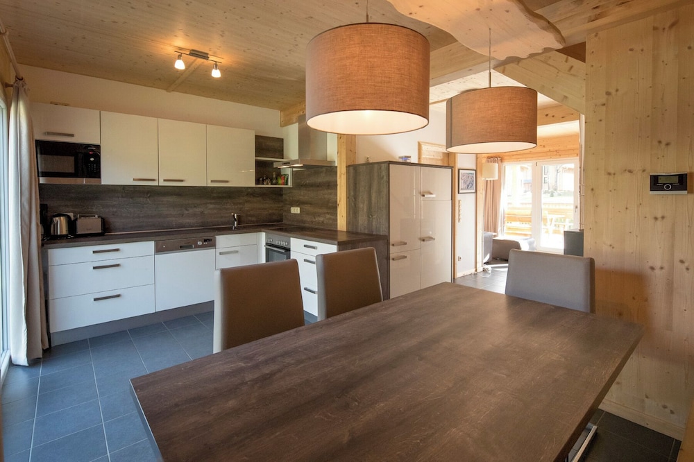 Chalet # 63a  mit 4 Schlafzimmern, IR-Sauna & Whirlpool