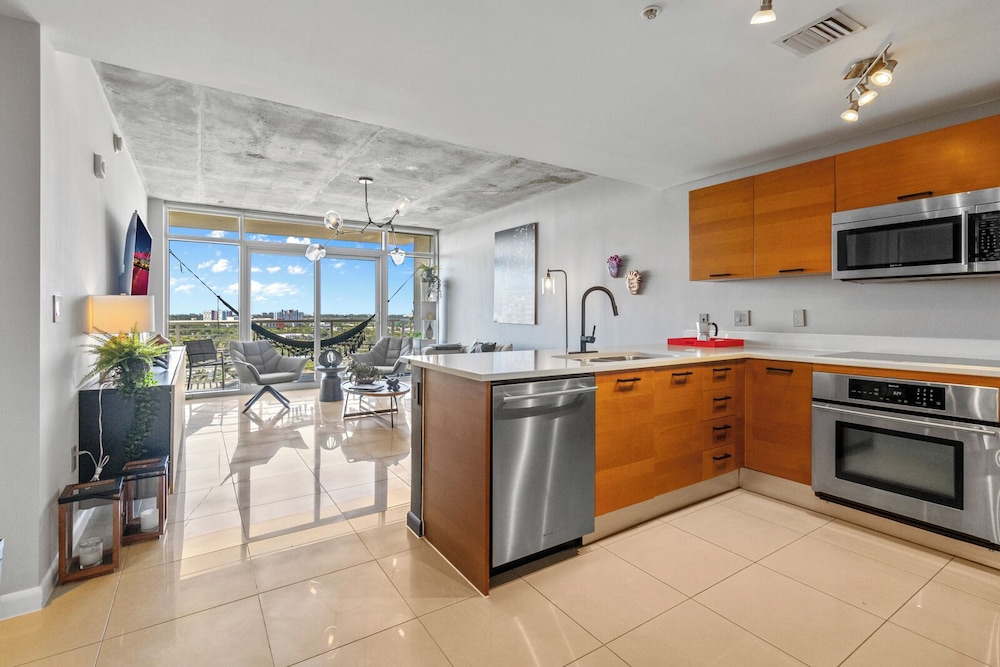 Condo, 1 Bedroom, City View photo 3