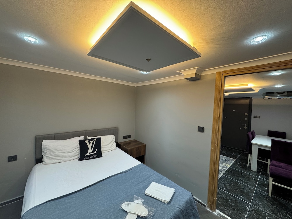 Deluxe Suite photo 2