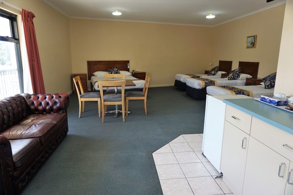 Family Suite, Jetted Tub