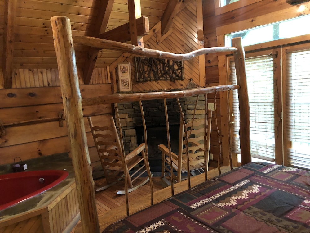 Forget Me Not Romantic Cabin photo 2