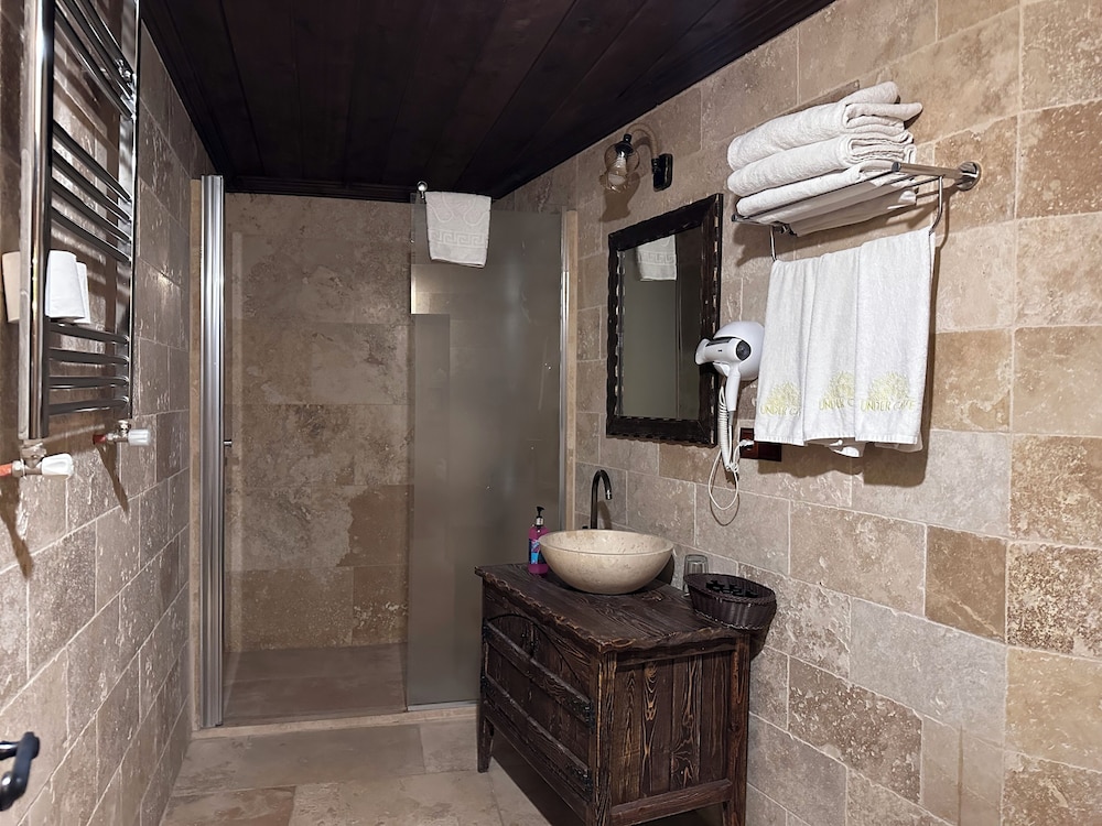 Standard Triple Room - Photo 2