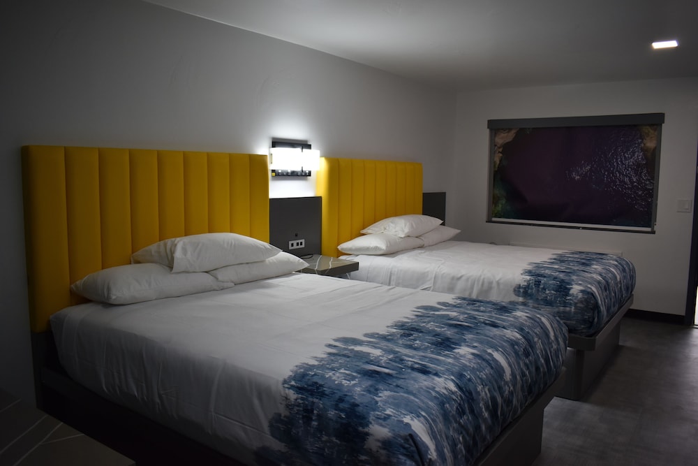 Suite, 2 Queen Beds, Non Smoking (Pet Friendly;with Sofabed) - Photo 3