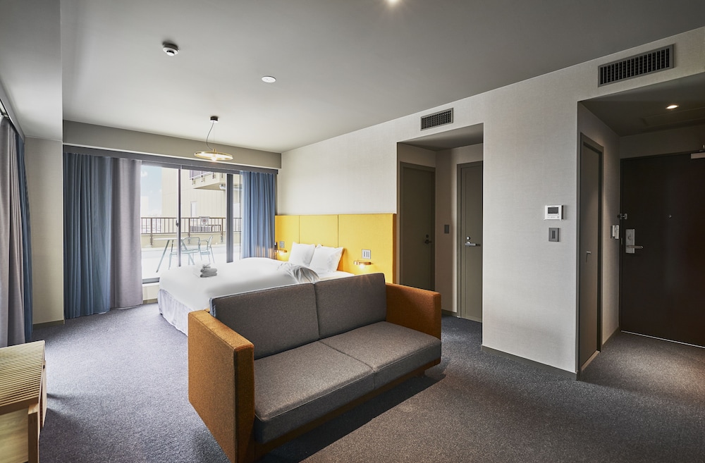 Premium Deluxe King with Terrace, Stacking Bed, Non Smoking (Shower and Bathtub) photo 2