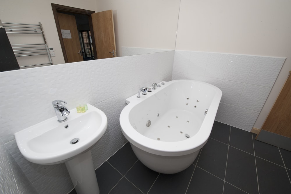 Lochside Leisure Suite With Spa Bath, Sauna, Cold Plunge Pool And Terrace photo 2