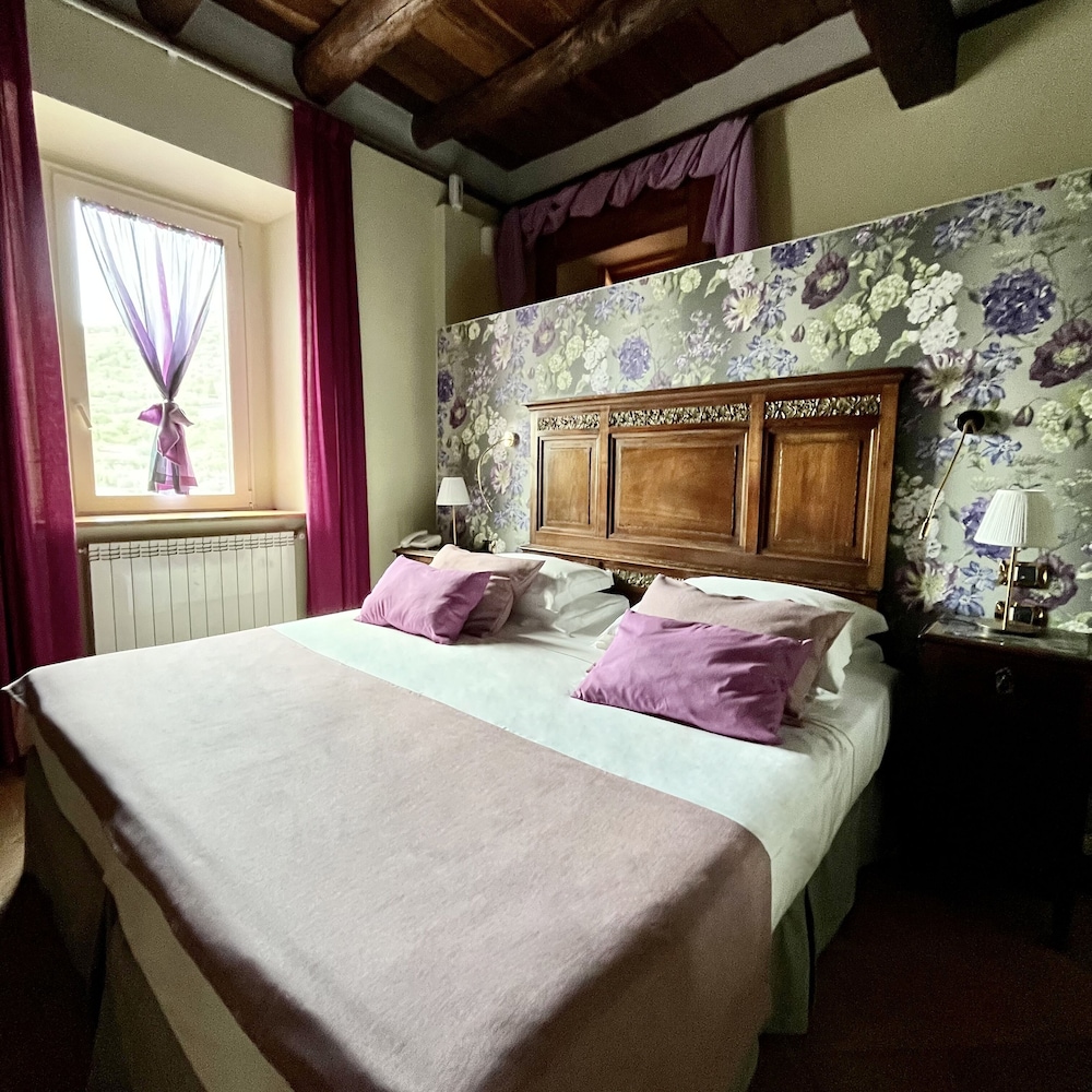Luxury Suite, 1 King Bed, Hot Tub